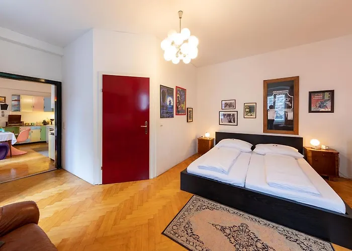 六十年代公寓 *